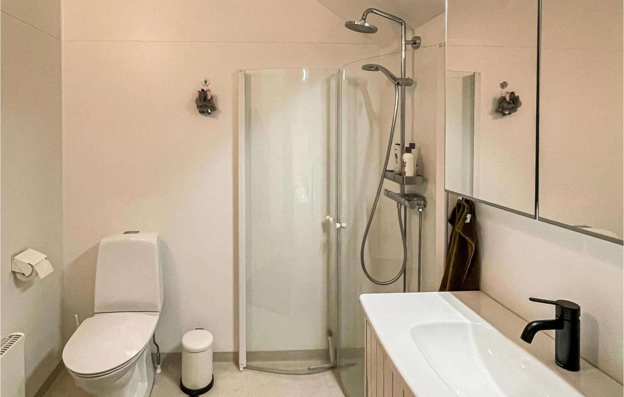 1 Bedroom Lovely Home In Moensteras エクステリア 写真